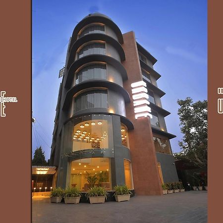 Urbane The Hotel Ahmedabad Exterior photo