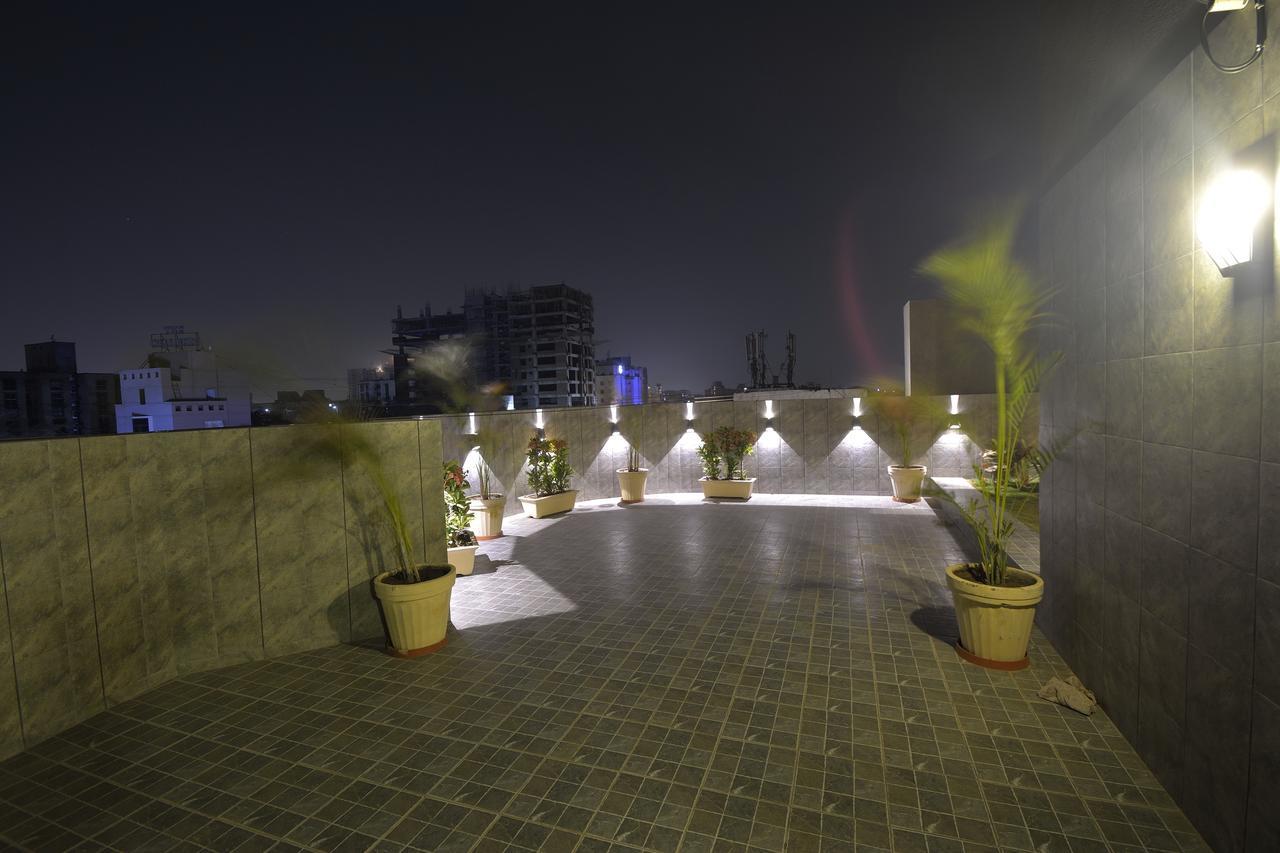 Urbane The Hotel Ahmedabad Exterior photo